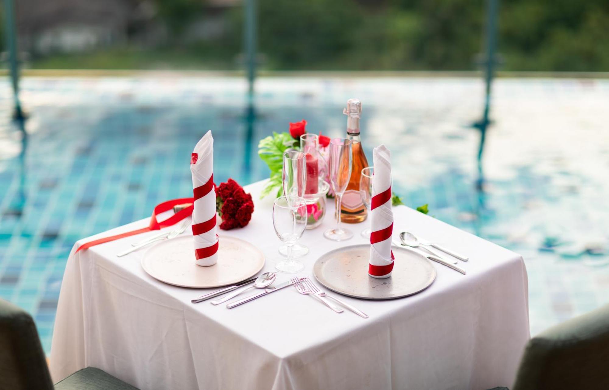The Marina Phuket Hotel Patong Exterior foto